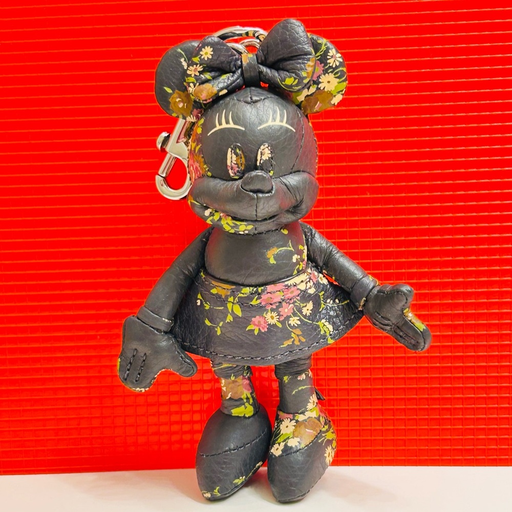 NWOT Coach x Disney Minnie Mouse Keychain/ Bag Charm - Picture 2 of 14